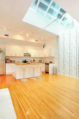 Rented by Park Property Advisors | media 5