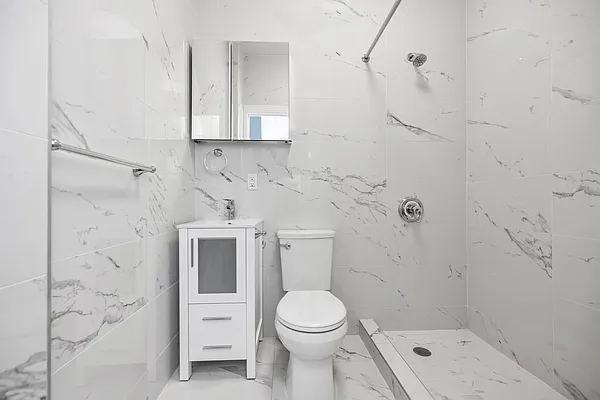 Rented by REAL New York | media 3