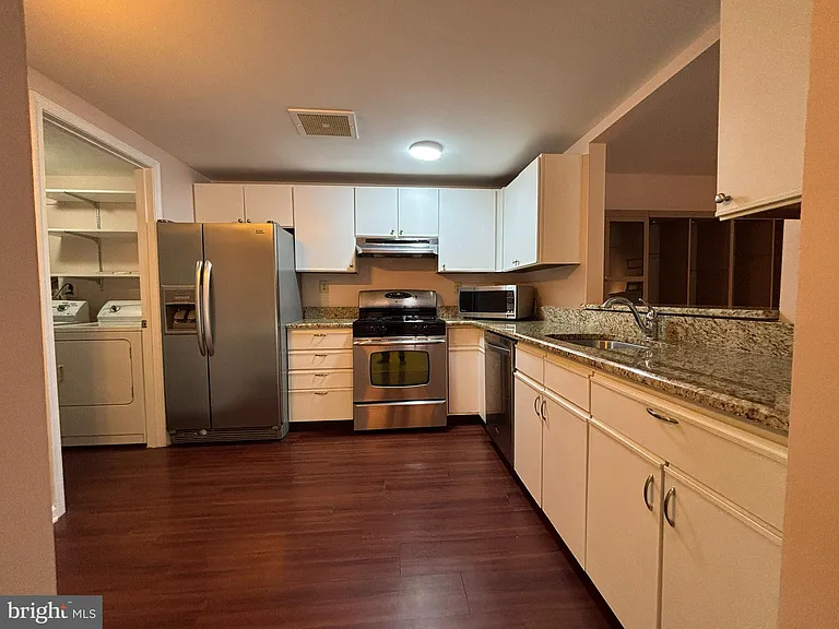 303 Mountainview Dr #303 — Photo 13