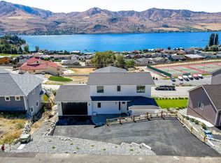 110 San Remo Ln, Chelan, WA 98816