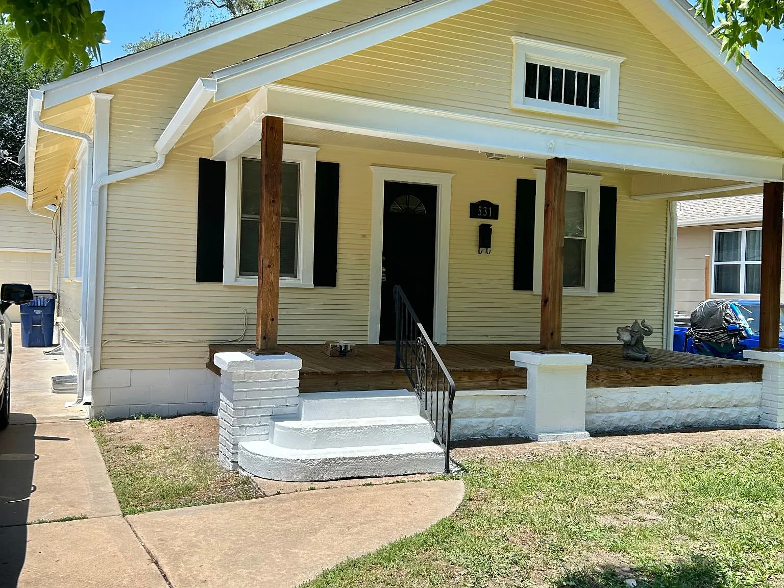 531 S Volutsia Ave — Photo 3
