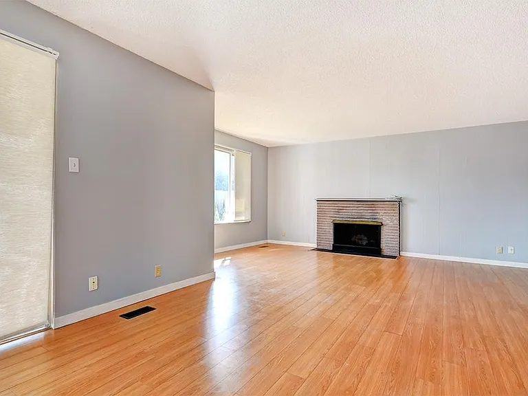 6440 Mara Cres #MAIN — Photo 6
