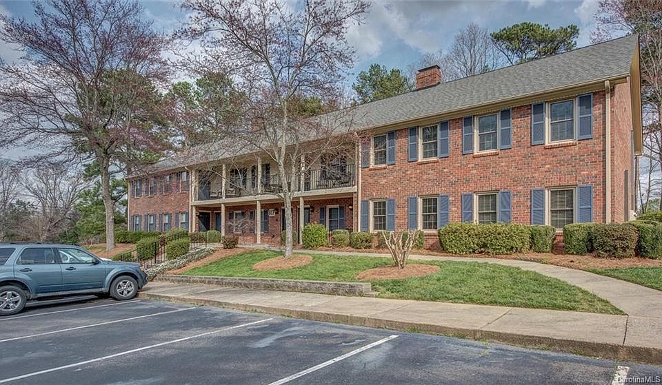 1st image of 817 Jamestown Dr #2