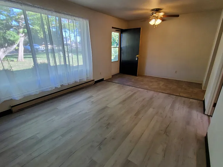 250 Rayburn Dr #2 — Photo 3