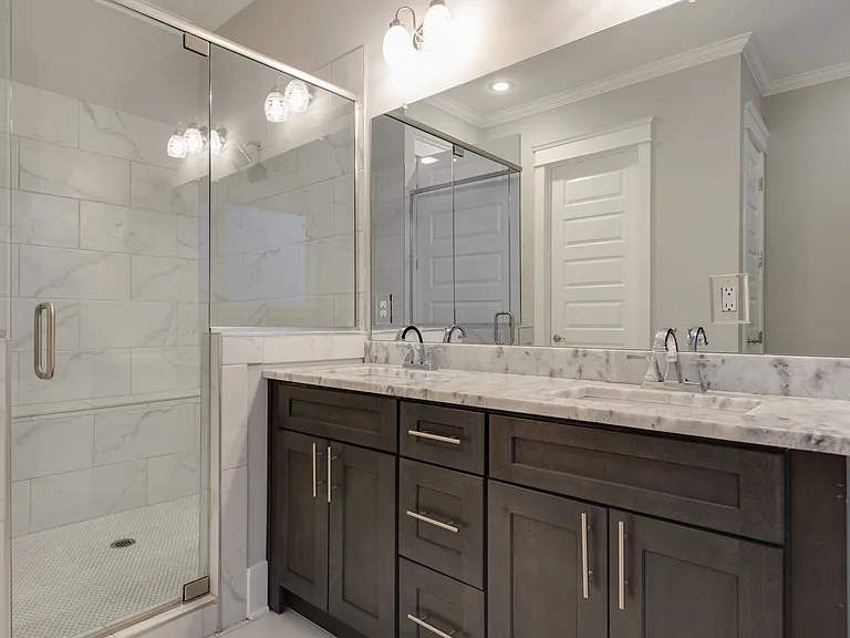 718 S 13th St — Photo 30