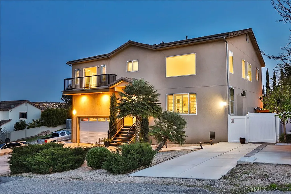 5 bed, 2857 sqft, $5,600 — Photo 3