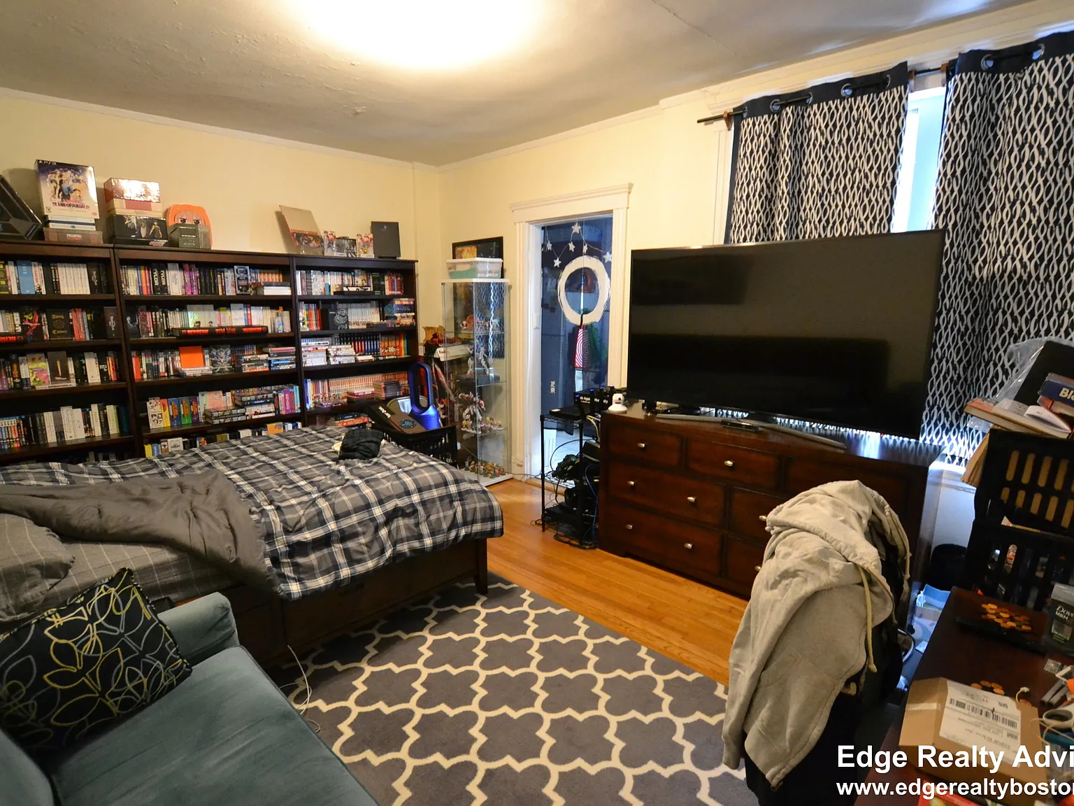 Studio, 400 sqft, $2,334 — Photo 4