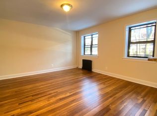 21-11 27th St #1, Astoria, NY 11105
