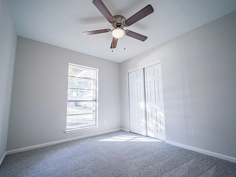 5866 Cliff Path — Photo 32