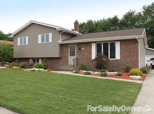 701 Christy Ln, Schererville, IN 46375
