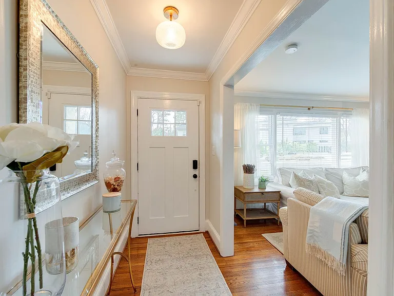 3221 Sunset Dr — Photo 6