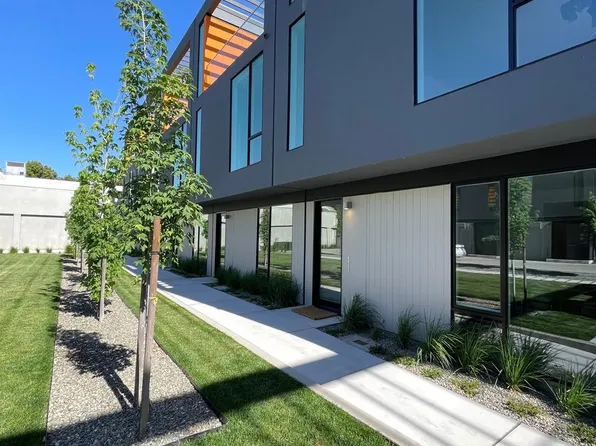 2420 Binnen Ln, Sacramento, CA 95818