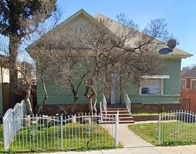 320 N Glenn Ave