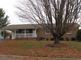 650 Rolling Hills Dr, Wytheville, VA