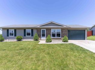 1511 Knoll Crest Dr, Kendallville, IN
