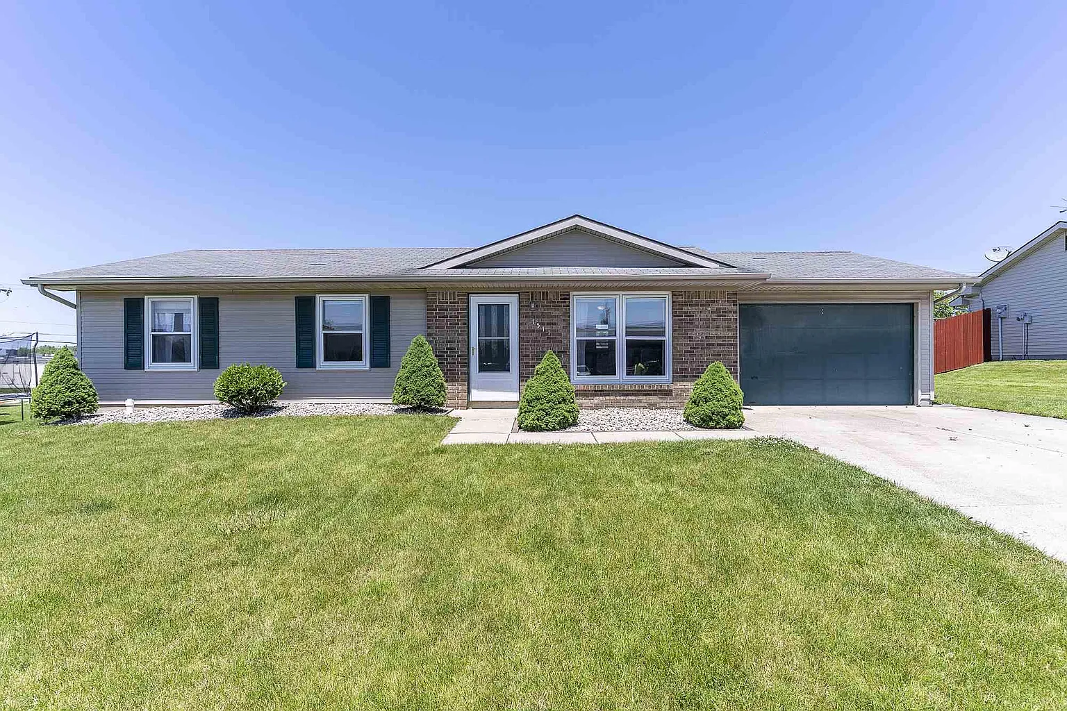 1511 Knoll Crest Dr photo 1