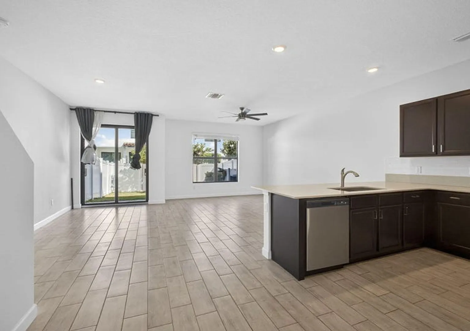4408 Hemlock Drive, Riviera Beach, FL 33410 — Photo 2