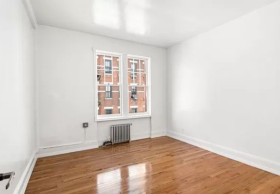 4th image of 581 Hudson St #5C