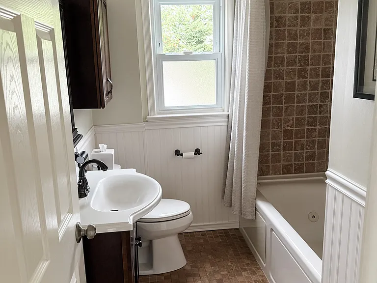 1558 Scriven Ave — Photo 7