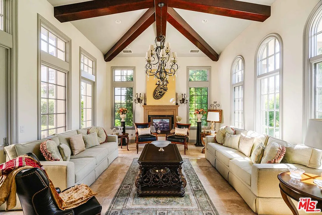 5 bed, 5.5 bath, 5968 sqft, $24,995 — Photo 3