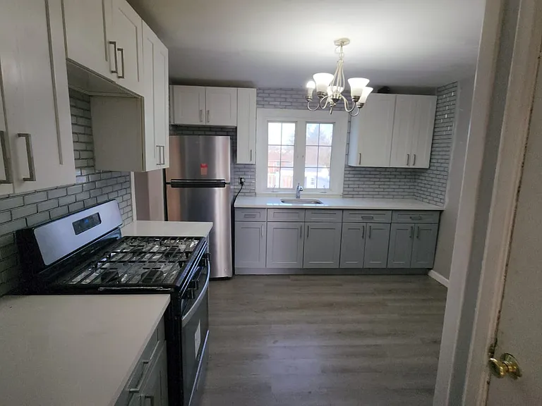 722 Dewitt St — Photo 2