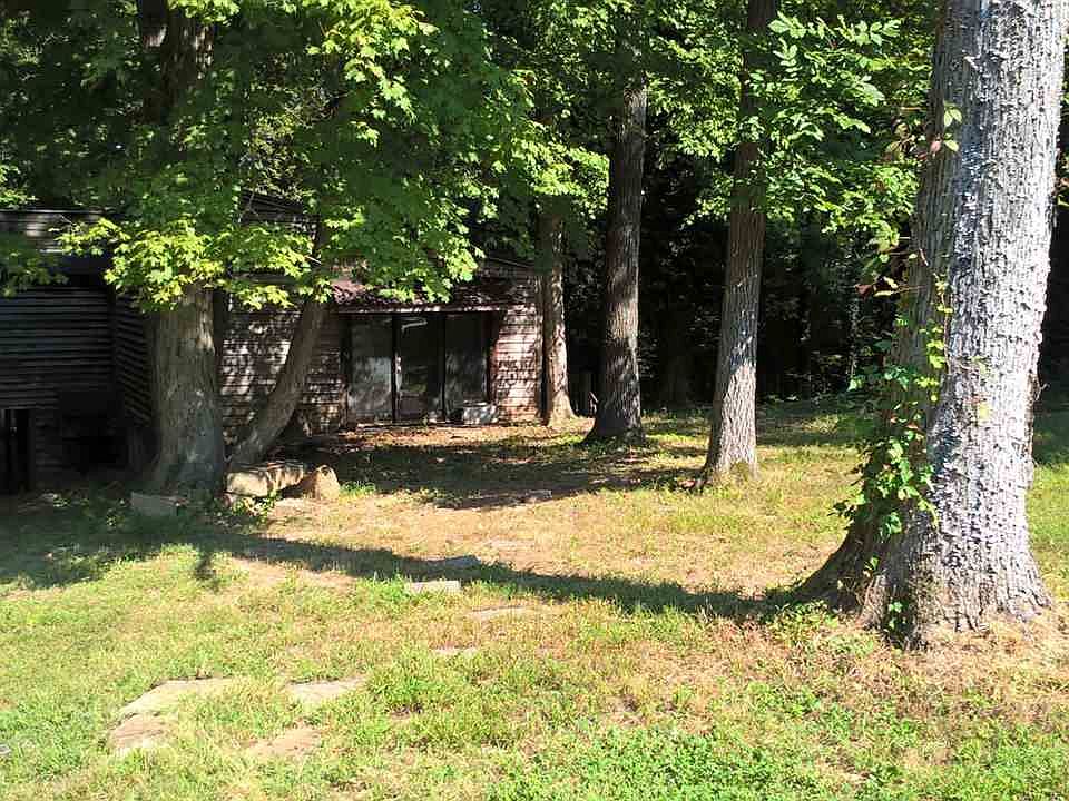 2nd image of 466 Robin Hood Trl