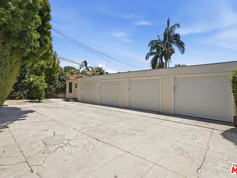 7464 Hollywood Blvd — Photo 31