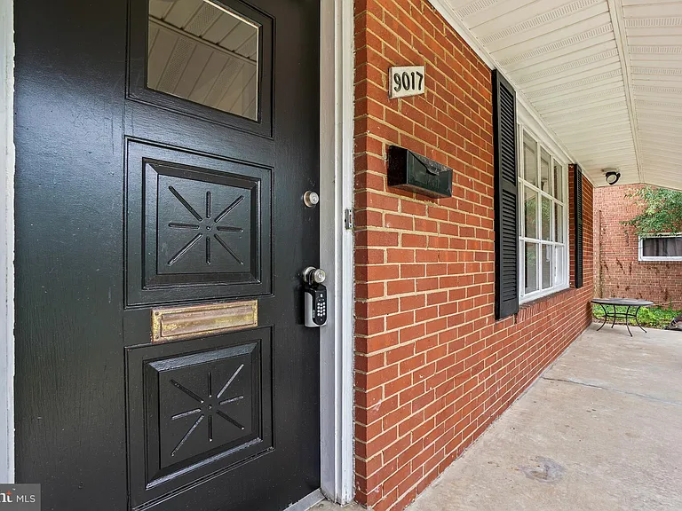 9017 Saint Andrews Pl — Photo 4