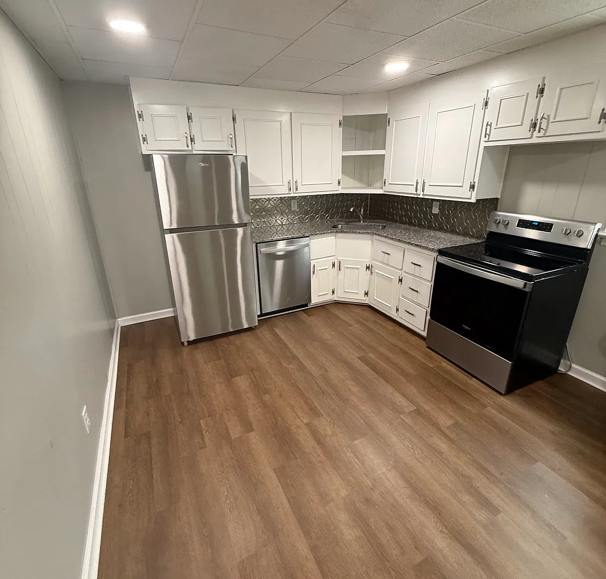 2 bed, 800 sqft, $1,295 — Photo 1