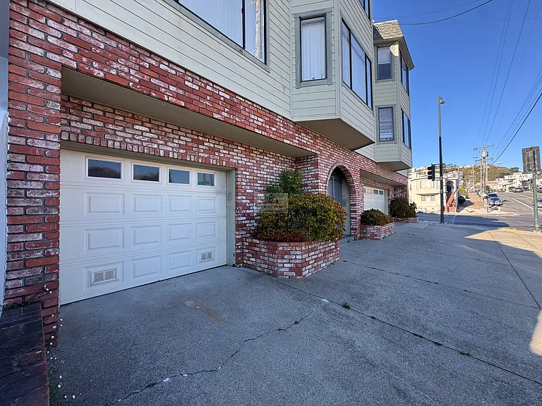 900 Rivera St #6 — Photo 33