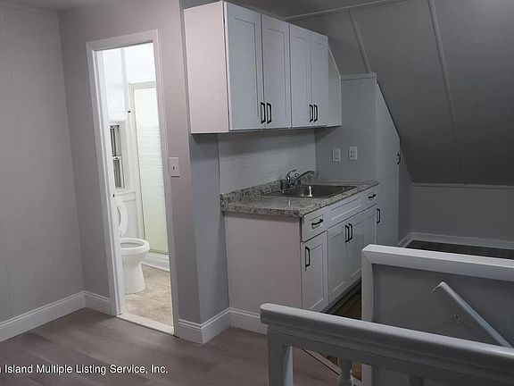 4th image of 245 Willard Ave Floor 2