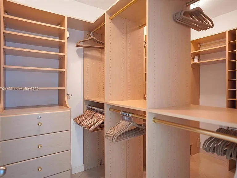 5025 Collins Ave #2107 — Photo 12