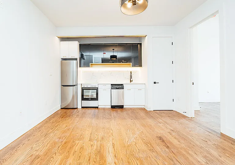 1183 Gates Ave #3A — Photo 4