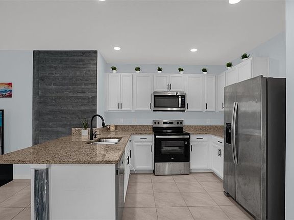 3rd image of 334 CHARLES DRIVE
