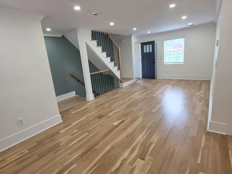 1453 Morris Ave #LEFT — Photo 9