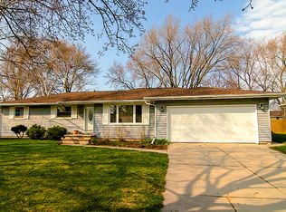 1172 Blue Ridge Dr, Green Bay, WI 54304