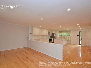 10 Paxton Ct, Sterling, VA 20165