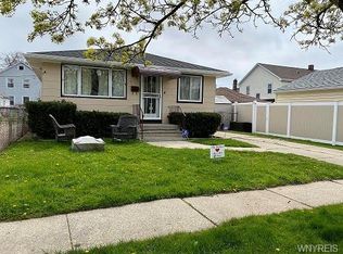 3 Genoa Pl, Buffalo, NY 14216