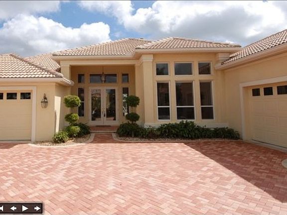 3 Car Garage