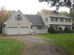 4th image of 71 Stoneham Dr