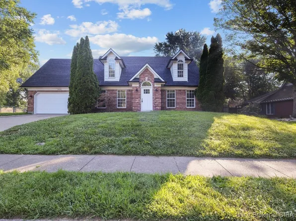 8406 Plum Run Drive, Sellersburg, IN 47172