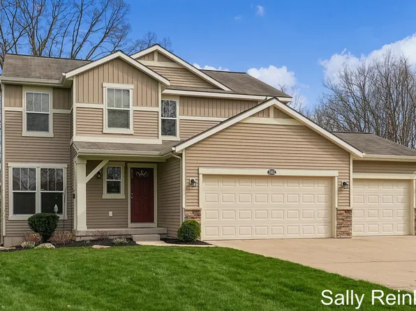 3582 Bridgehampton Dr NE, Grand Rapids, MI 49546