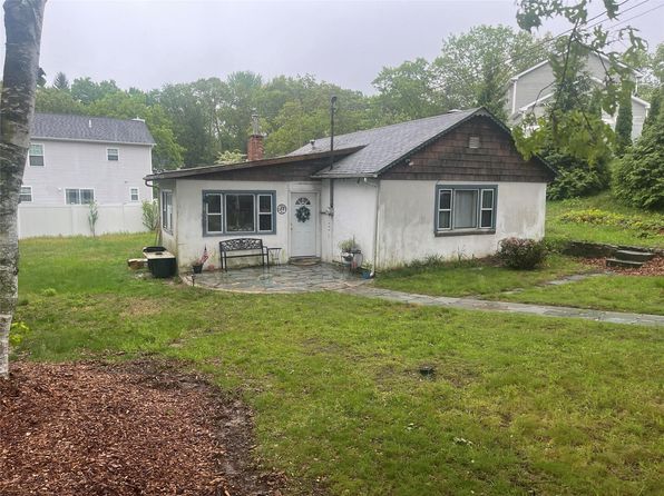 45 Zenith Road, Rocky Point, NY 11778