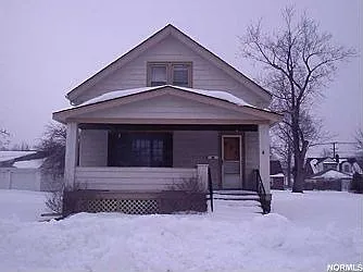 23107 Nicholas Ave photo 1