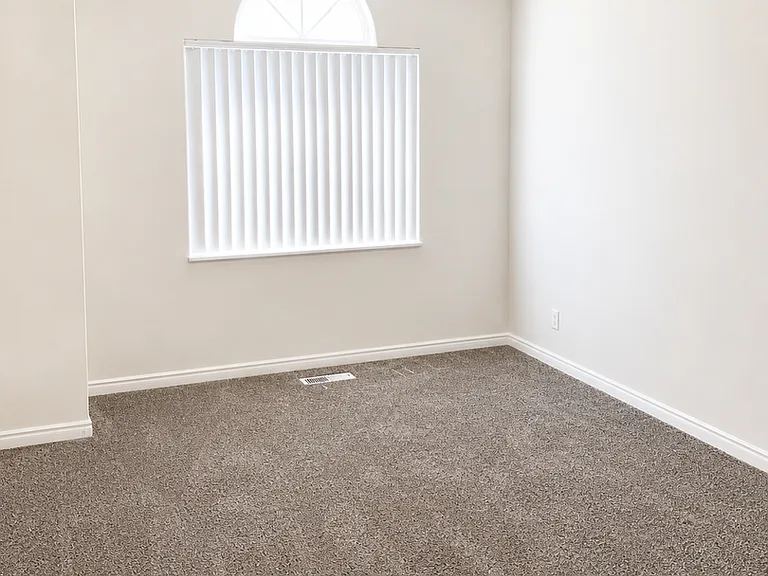 1428 W 1650 N — Photo 3