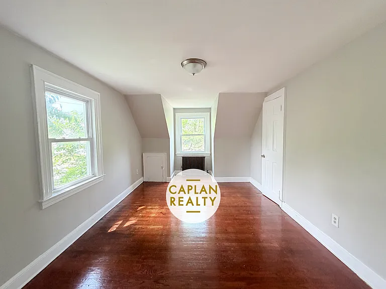 685 Newhall St — Photo 9