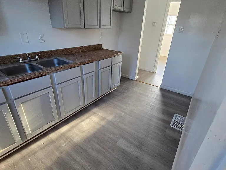 311 Estridge Rd — Photo 5