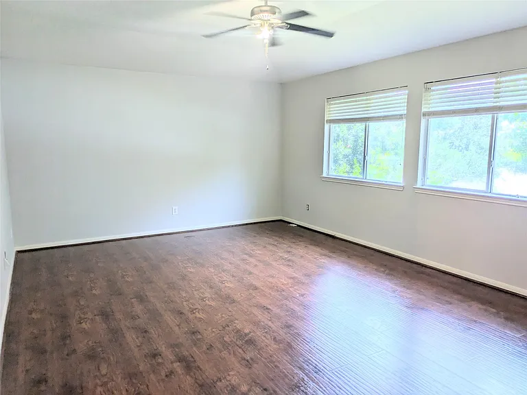 2716 Park Falls Dr — Photo 9
