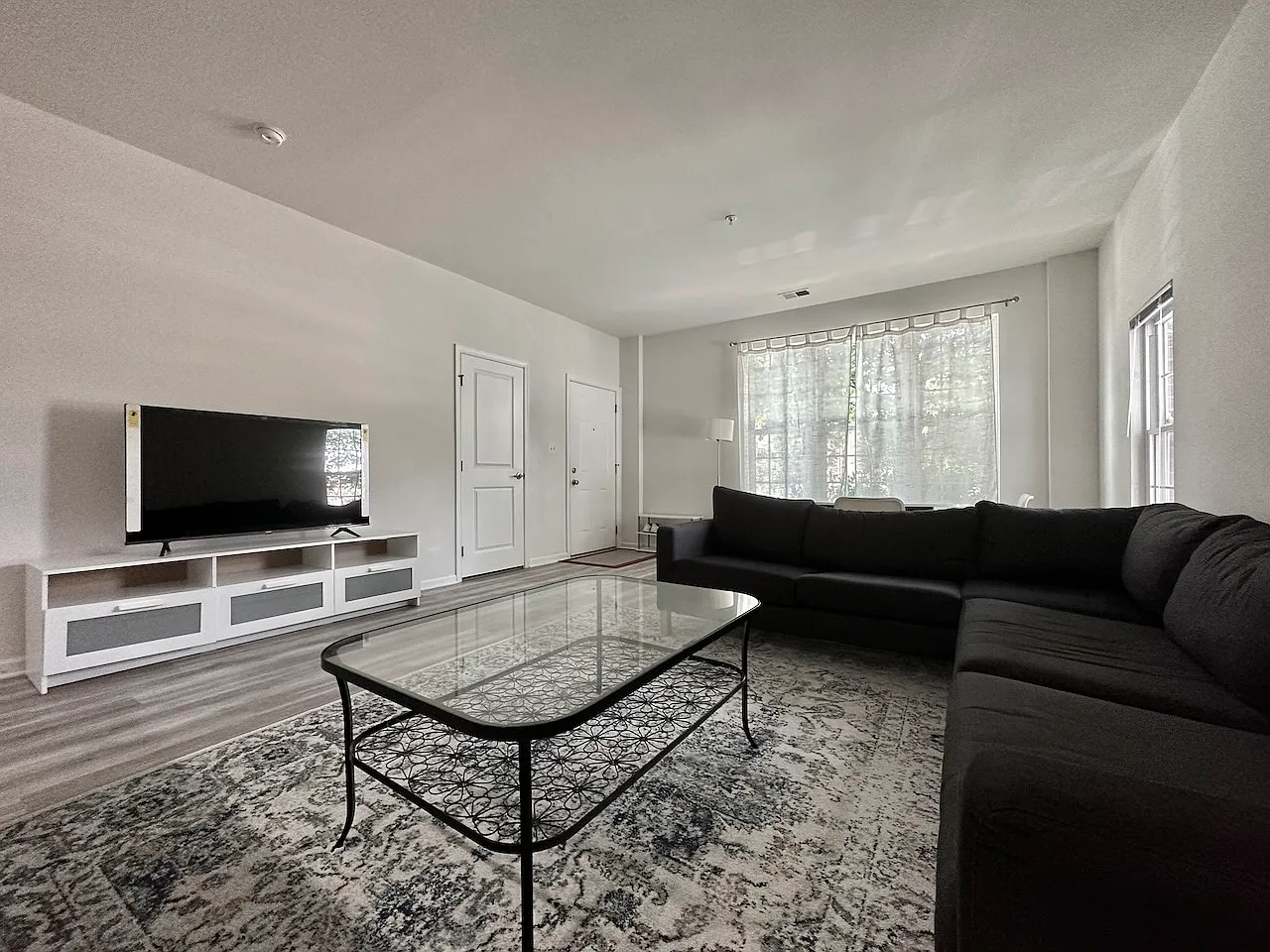 3 bed, 2.5 bath, 1650 sqft, $3,150 — Photo 1