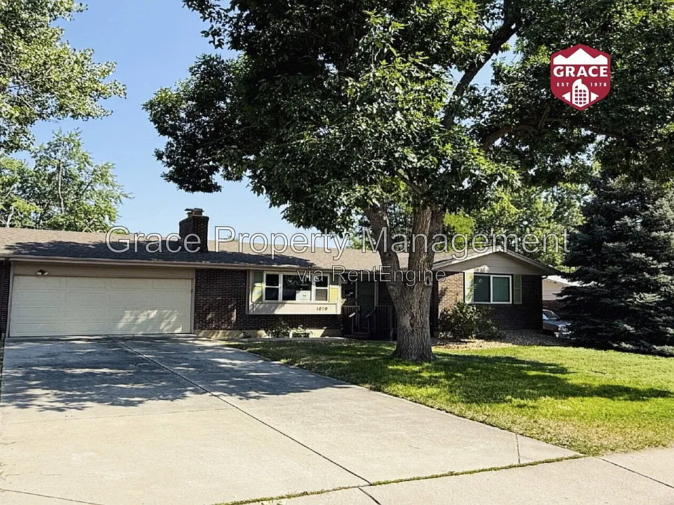 1070 Iris St